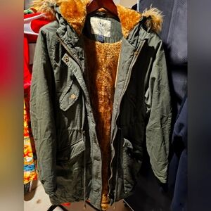 Olive Green Hooded Jacket with Faux Fur Lining. Wenven